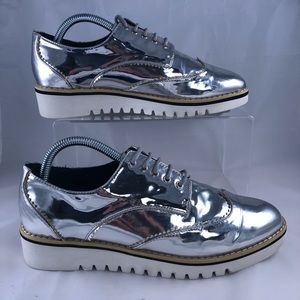 Cape Robbin Venus-1 Metallic Silver Oxford Shoes